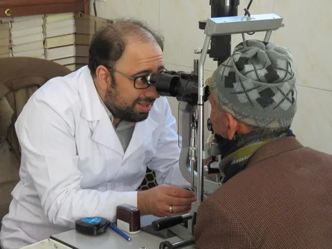 اعزام اکیپ چشم پزشکی در مناطق محروم شهرستان زرندیه +تصاویر