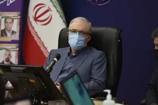 نظام سلامت با جیب خالی در اقیانوس کرونا شنا کرد/ ۱۳ هزار تخت به تخت های بیمارستان کشور اضافه می&zwnj;شود