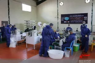 اشتغالزایی به سبک دفاع مقدسی سپاه قائم شهر / افتتاح کارگاه تمام اتوماتیک تولید ماسک