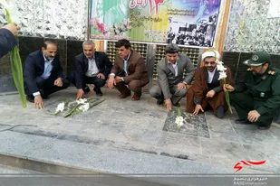 غبارروبی گلزار شهدای نهاوند به&zwnj;مناسبت هفته بسیج دانش&zwnj;آموزی
