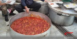 توزیع 6 هزار پرس غذای گرم توسط گروه جهادی اهالی مسجد حجت ابن الحسن عسگری (عج) بجنورد