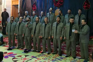 اجرای گروه تواشیح محمد رسول الله(ص) در راهپیمایی اربعین