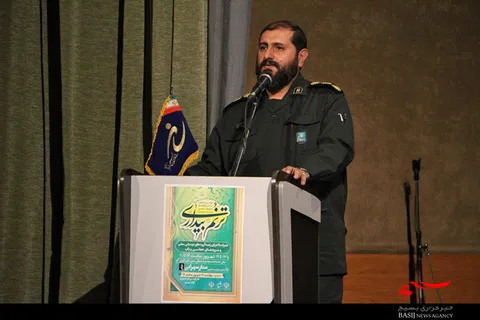ضرروت تقویت جریان هنر انقلاب و تولید آثار هنری در جامعه