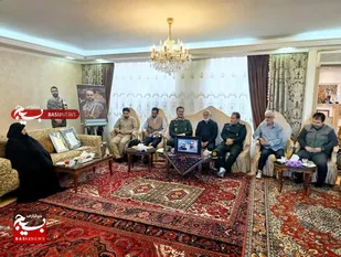 دیدار مسئولان نظامی و جهادی با خانواده شهید امنیت در تبریز