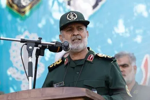 مردم و حافظان امنیت جانانه مقابل تروریست&zwnj;های مسلح ایستادند