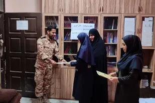 تجلیل از فرمانده واحد نمونه دانش آموزی بسیج در چابهار
