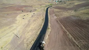 آغاز اجرای پروژه آسفالت راه روستای چشمه غلامعلی بخش کوهین با همت جهادگران بسیج سازندگی قزوین&nbsp;