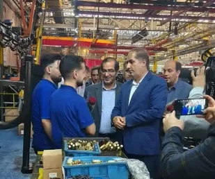 دیدار از کارگران تراکتورسازی با آغاز هفته  کار و کارگر