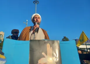 امام جمعه موقت ایلام: مردم با انسجام ملی راه توطئه&zwnj;افکنی دشمنان را می&zwnj;بندند