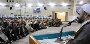 عشق به ولایت باعث می شود که در اثر جریانات و تحولات، رنگ عوض نکنیم