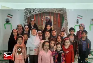 شب شهدایی کودکان پردیسانی در مراسم یادواره شهدای محله حسنیه