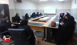 جلسه مدیران، مربیان و فعالان قرآنی خواهران ناحیه امام حسین(ع) برگزار شد