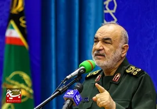 صبر، باطل&zwnj;السحر فتنه&zwnj;های اقتصادی، فرهنگی و روانی دشمن است/پیشرفت&zwnj;های جمهوری اسلامی مرهون شهداست