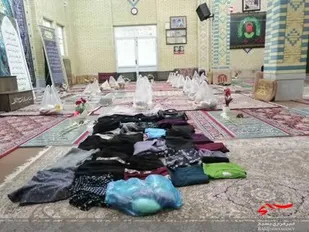 تقدیم بسته های معیشتی و البسه