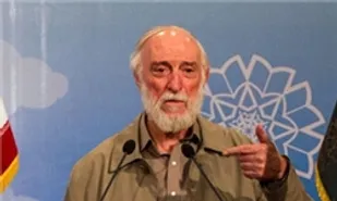 ادعای فربه اما متناقض مجتهد شبستری درباره تجربه دینی