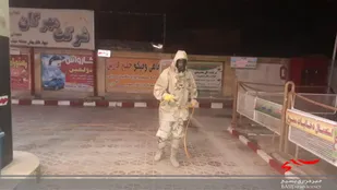 گند زدایی و ضدعفونی اماکن اصلی شهر سمیرم توسط رزمندگان گردان 113 امام حسین (ع)