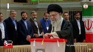 رهبر انقلاب رأی خود را به صندوق انداختند