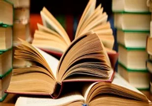 انتشار آثار مبتذل اسف&lrm;بار است