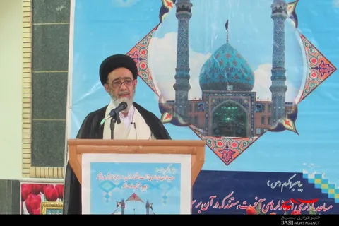 مساجد پایگاه ارتباط با خدا و خلق خدا و رسیدگی به امور مردم است