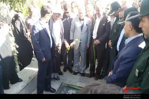 ادای احترام استاندار همدان به مقام شهدا در جوکار
