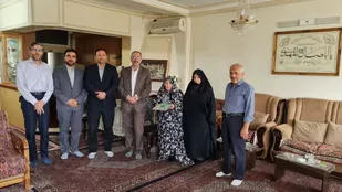 دیدار اعضای سازمان بسیج جامعه پزشکی استان زنجان از خانواده معزز شهید مصطفی صنعتکار + تصاویر