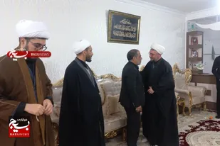 دیدار مسئول نمایندگی ولی فقیه در سپاه استان همدان با خانواده شهدای جنگ رمضان در نهاوند