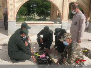 مراسم غبار روبی گلزار شهدا شهرستان فاروج