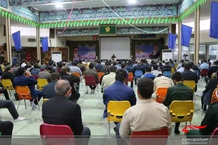 امروز وظیفه تک تک ما روشنگری است