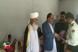 توزیع ۱۵۰ بسته لوازم التحریر بین دانش آموزان نیازمند کنارک