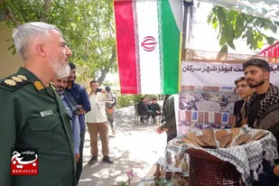 بازدید معاون مساجد و محلات سپاه انصارالحسین (ع) همدان از نمایشگاه اسوه تویسرکان