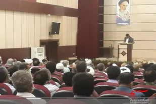 از خانواده شهدا ,جانبازان,وآزادگان درشهرستان خاش تجلیل بعمل آمد.