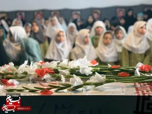 در سایه&zwnj;سار عشق فاطمی؛ پیکر شهید گمنام در مدرسه مشکات شهرکرد