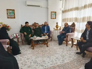 دیدار جانشین فرمانده سپاه ناحیه حضرت روح الله (ره) با خانواده شهید قره چلی