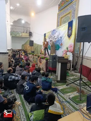 امام زمان (عج)چراغ هدایت انسان ها است