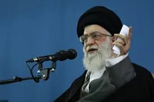 کسانی که چهره آمریکا را با آرایش رسانه&zwnj;ای می&zwnj;پوشانند خیانت می&zwnj;کنند