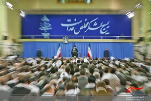 شماری از بسیجیان با رهبر انقلاب دیدار می&zwnj;کنند