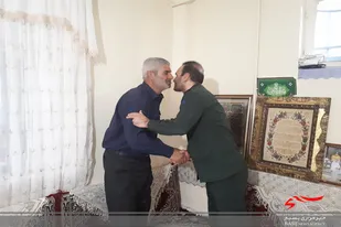 دیدار فرمانده سپاه رزن با خانواده شهدا و آزادگان