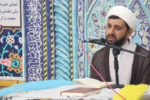 راه زندگی ودوری از ظلمات در قرآن بیان شده است
