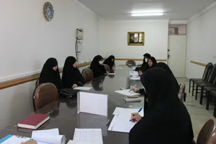 جلسه کنگره ۳۰۰۰شهید استان زنجان با حضور اعضای هیئت اندیشه ورز بسیج جامعه زنان این استان برگزار شد