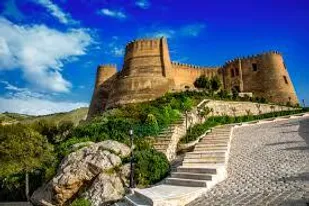 استحکام بخشی، ثبت جهانی و آزادسازی حریم قلعه فلک الافلاک در اولویت قرار دارد