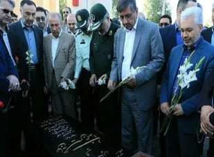 گلزار شهدای همدان در اولین روز از هفته دولت غبارروبی شد
