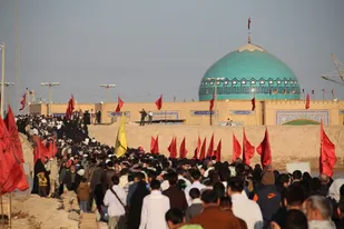 دشمن خاکریزها را در جیب و خانه های ما قرار داده است