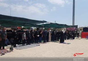 نماز ظهر عاشورای حسینی بوشهر در کنار آبهای خلیج فارس اقامه شد
