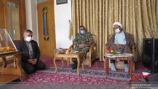 دیدارجمعی از مسئولین لشکرمقدس14امام حسین(ع)با خانواده شهیدمدافع حرم مرتضی زارع