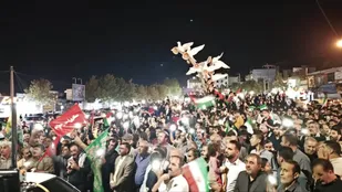 شادی مردم یاسوج پس از موشک باران اسرائیل توسط سپاه + ( فیلم)