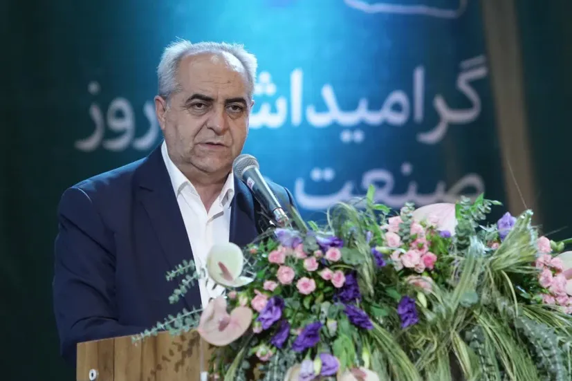 استمرار تولید در واحد‌های تولیدی دست کمی از حضور مردم در خیابان ندارد