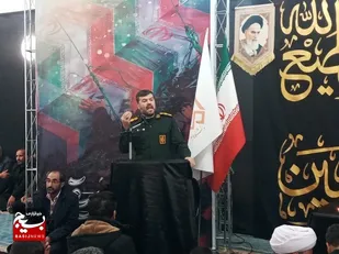 شهدا با نثار خون خود در برابر ابرقدرت ها ایستادند