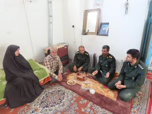 سرکشی و دیدار با خانواده شهدا در اردکان
