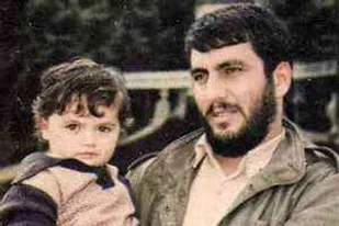 سرداری که ماسک شیمیایی&zwnj;اش را به یک بسیجی داد