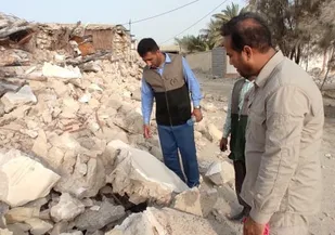 گروه های جهادی بسیج سازندگی هرمزگان با تمام ظرفیت در حال امدادرسانی به زلزله زدگان هستند